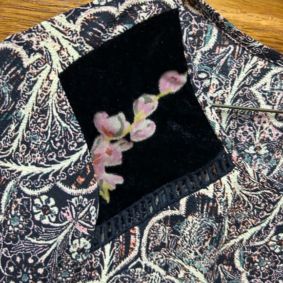 Blouse - Picture 3 of 5